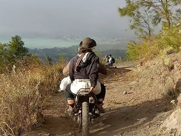 Naik Gunung Batur Dengan Motor Trail