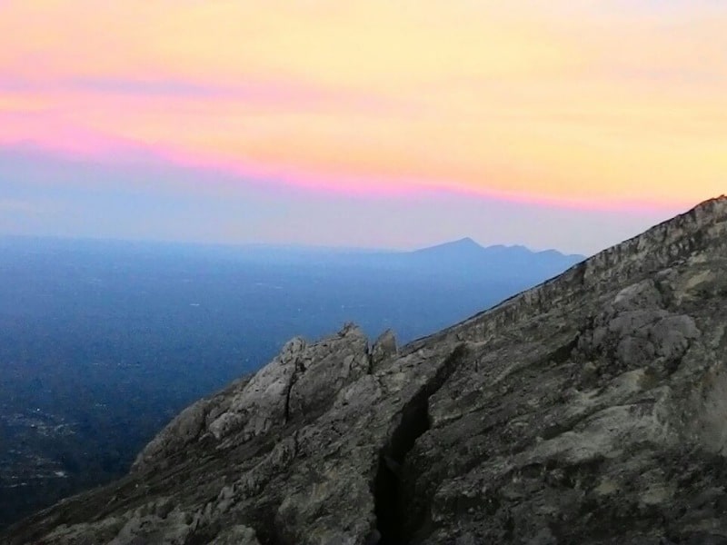 paket mendaki gunung agung