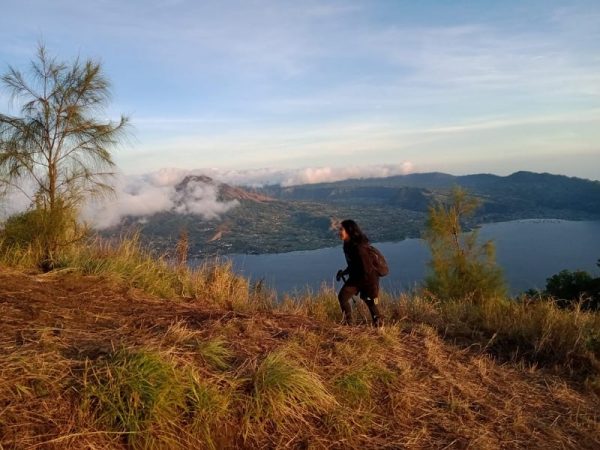 Mendaki Puncak Bukit Trunyan Kintamani