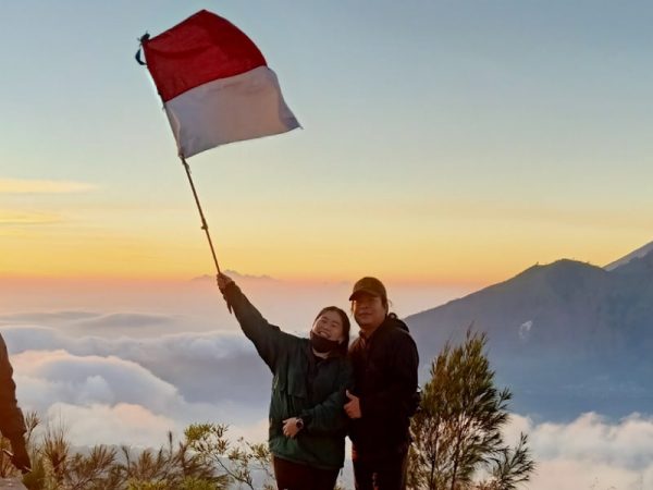 Trekking dan Menginap di Kaki Gunung Batur